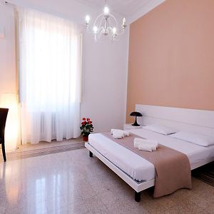 Camera con letto king size
